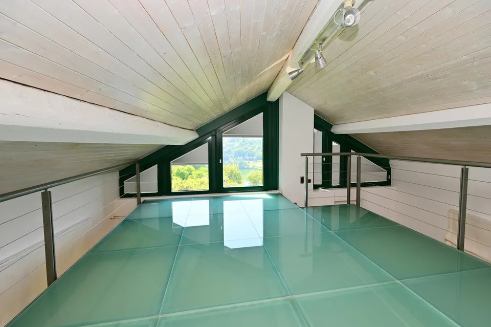 Elegante Villa di Charme con Giardino e Vista Lago – Foto 19 von 30