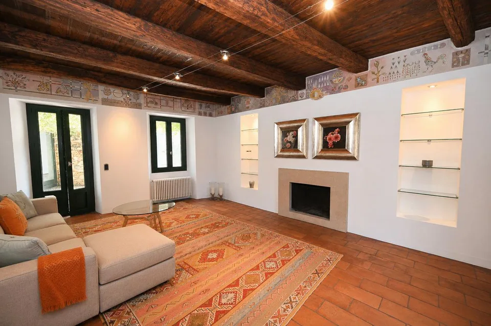 Elegante Villa di Charme con Giardino e Vista Lago – Foto 9 von 30