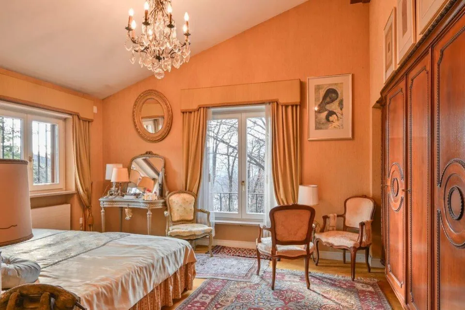 Herrschaftliche Villa mit Pool an exklusiver Lage | Prestigious sta... – Foto 10 von 10