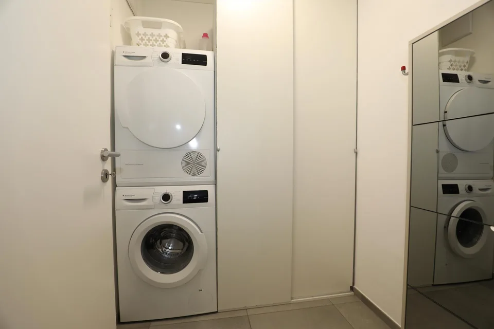Moderno appartamento all'ultimo piano con vista aperta – foto 18 di 23