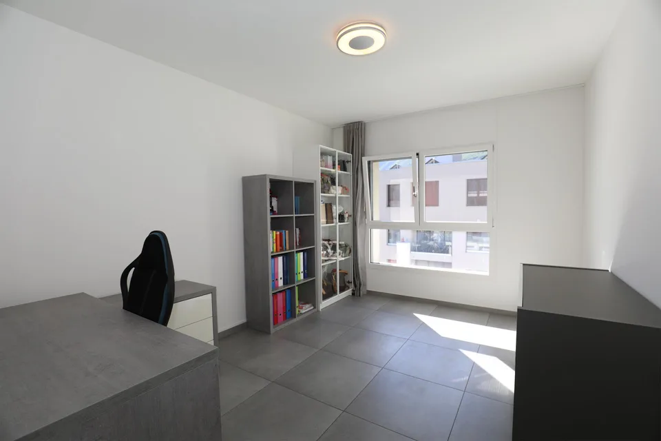 Moderno appartamento all'ultimo piano con vista aperta – foto 16 di 23