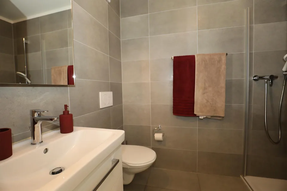 Moderno appartamento all'ultimo piano con vista aperta – foto 15 di 23