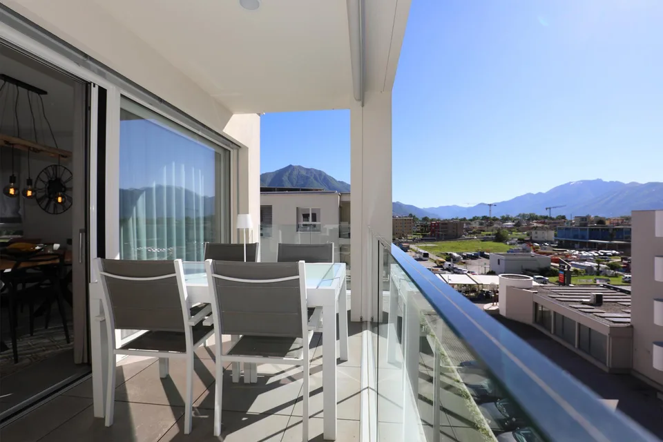 Moderno appartamento all'ultimo piano con vista aperta – foto 9 di 23