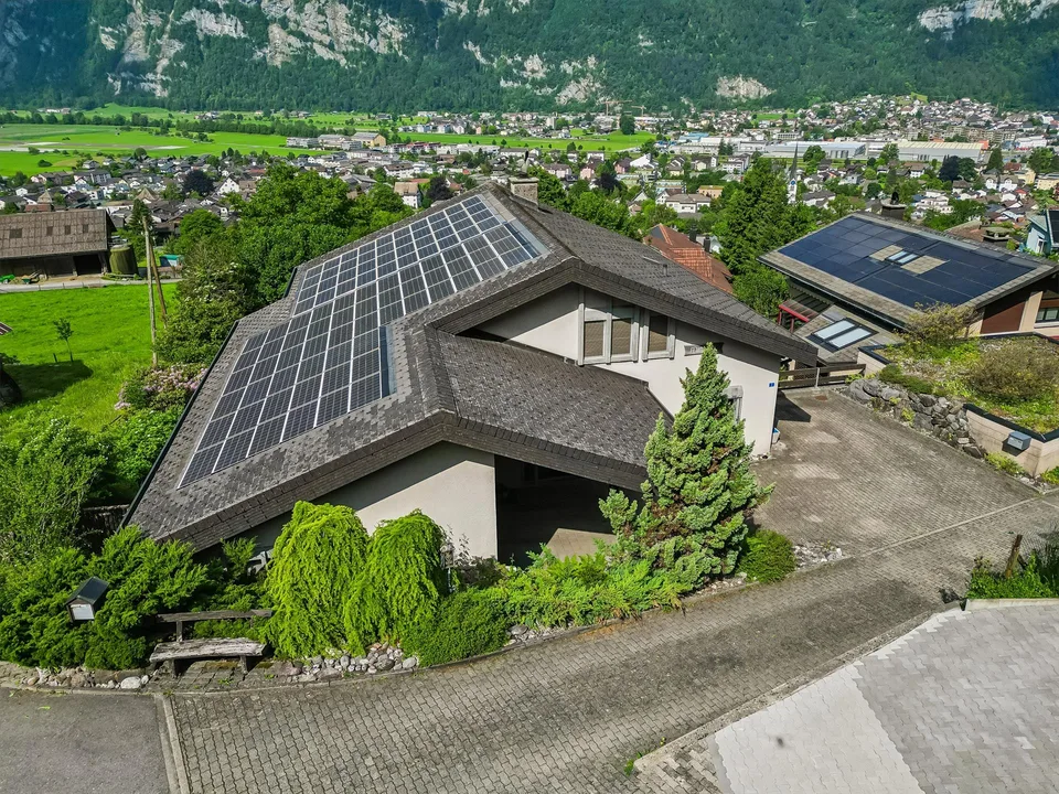 Grosszügiges 6 Zimmer-Einfamilienhaus - Wohnen mit Weitblick