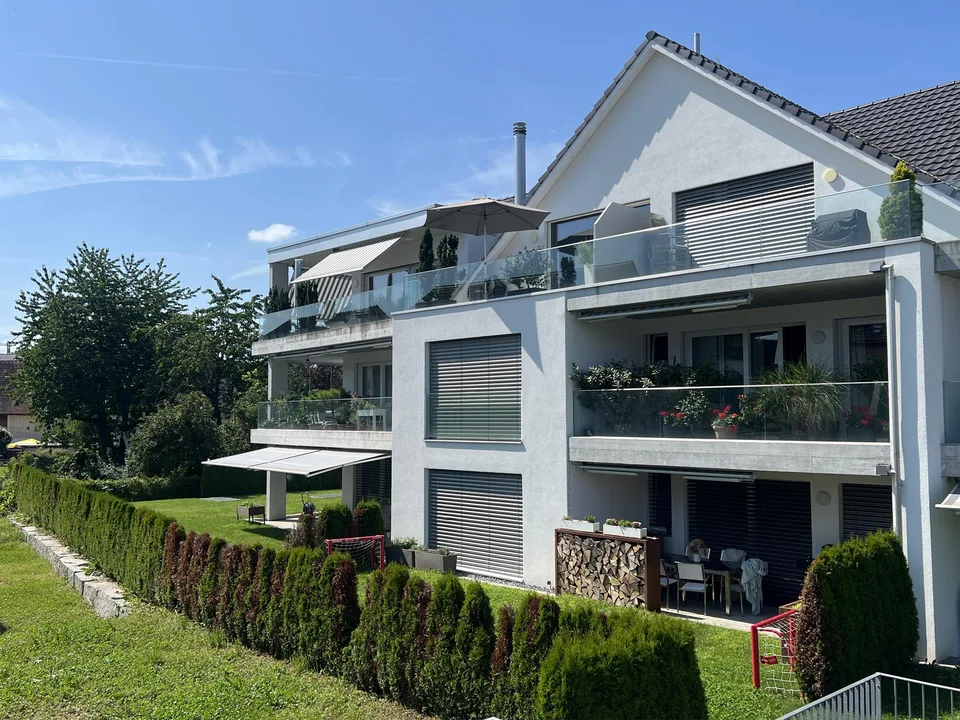 Sonnig, ruhig und grosszügig Wohnen mit Terrasse