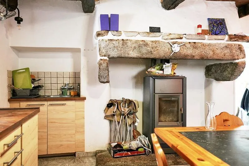 charmantes 3 1/2-Zimmer-Rustico mit Loggia   /   bel rustico di 3 1...