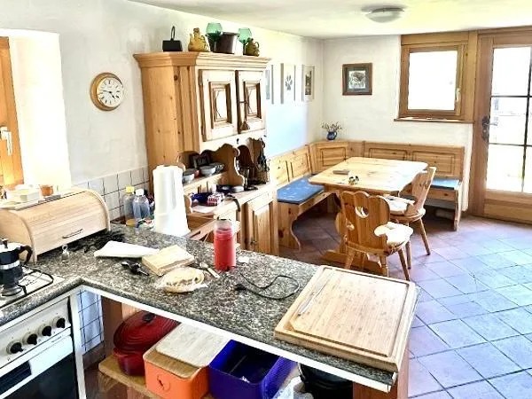 6 1/2-Zimmer-Rustico-Chalet mit Panorama-Bergsicht / bel rustic... – Foto 9 von 14