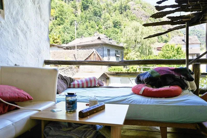 charmantes 3 1/2-Zimmer-Rustico mit Loggia   /   bel rustico di 3 1...