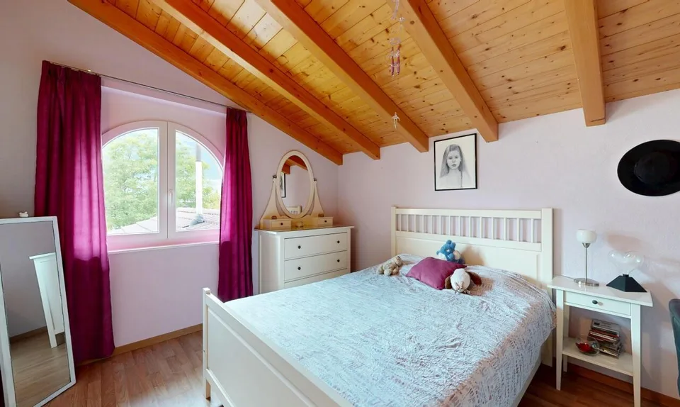 Individual villa with 5.5 rooms and a buildable plot of 1'200 m² – photo 9 of 21