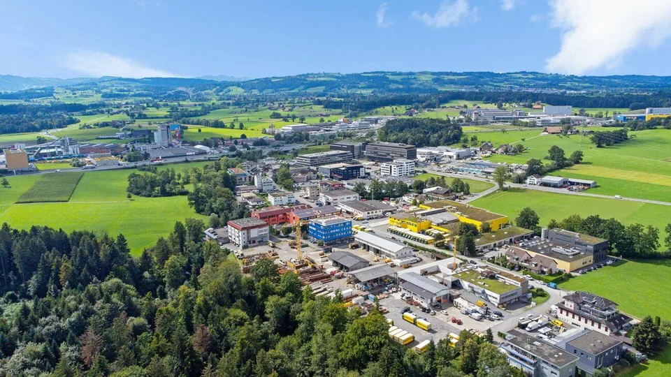 Baubewilligung vorhanden | rund 2'900 m² Nutzfläche | 48 Parkplätze