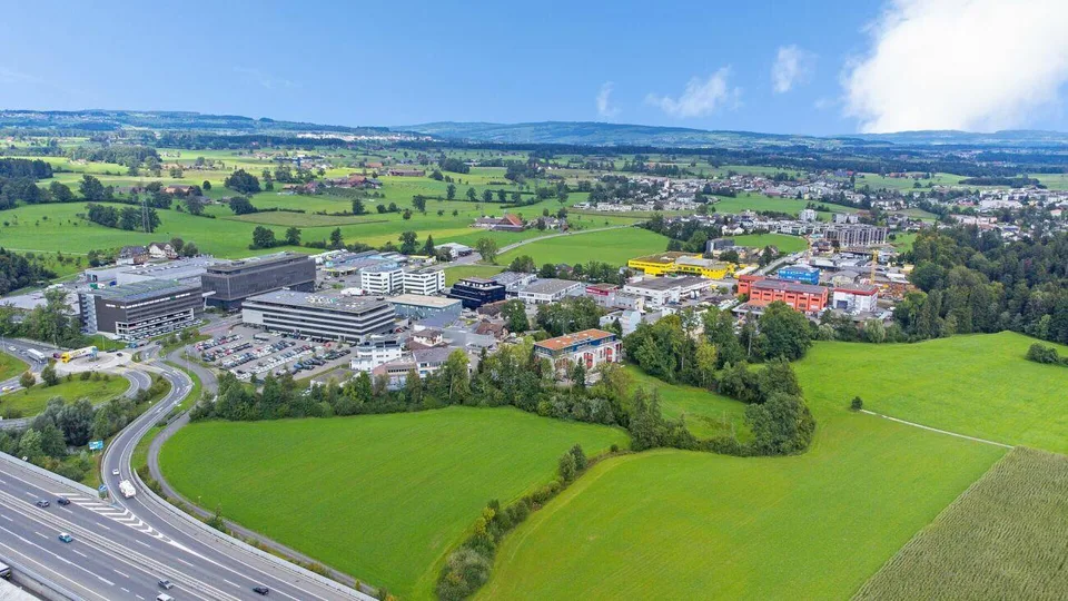 Baubewilligung vorhanden | rund 2'900 m² Nutzfläche | 48 Parkplätze