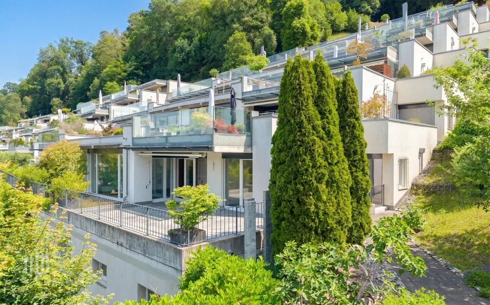 ImmoWyss -  Terrassenhaus mit Blick auf Schloss, Stadt und Stockhorn