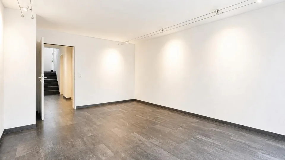 Architektonisches Reihenhaus mit Weite, Licht und Privatsphäre in G... – Foto 14 von 18