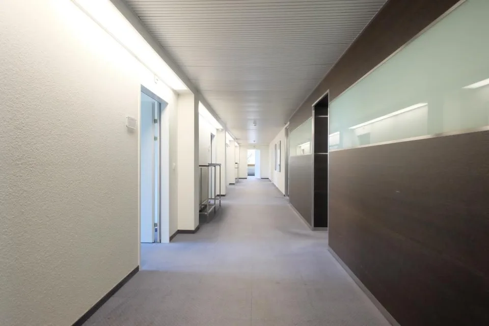Dienstleistungsgebäude an guter Lage