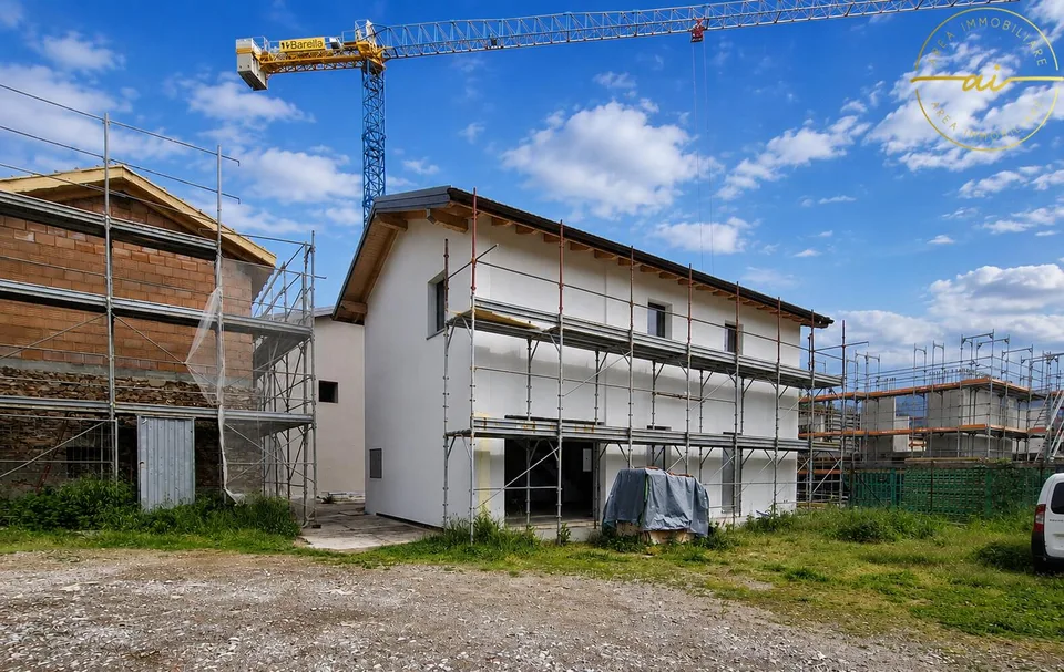 MODERNA CASA UNIFAMILIARE DI NUOVA COSTRUZIONE CON GIARDINO – photo 9 sur 11