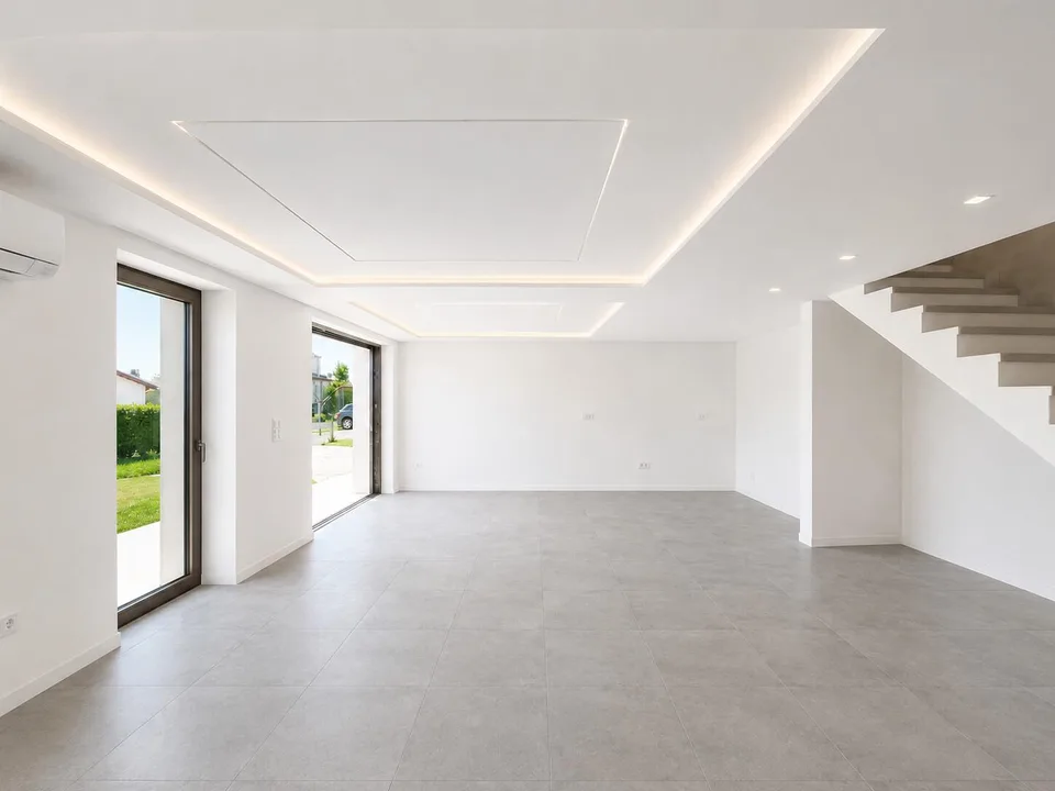 MODERNA CASA UNIFAMILIARE DI NUOVA COSTRUZIONE CON GIARDINO