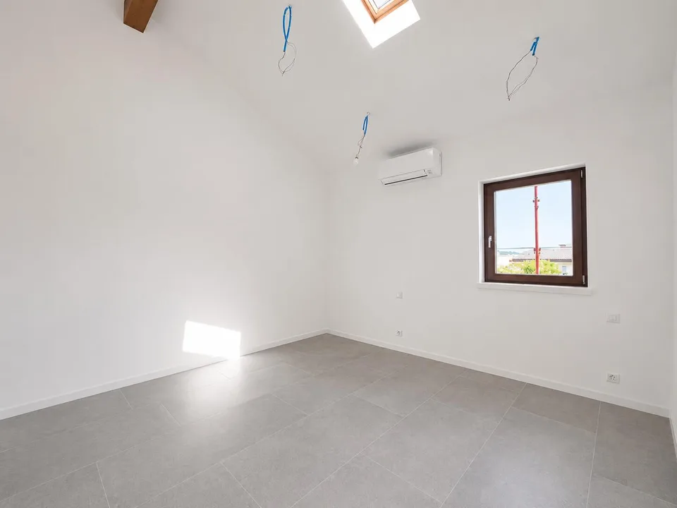 MODERNA CASA UNIFAMILIARE DI NUOVA COSTRUZIONE CON GIARDINO – photo 7 sur 11