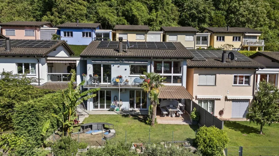 Vivi la bellezza di Capolago: casa con vista mozzafiato sul lago