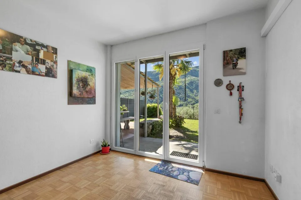 Vivi la bellezza di Capolago: casa con vista mozzafiato sul lago – foto 15 di 17