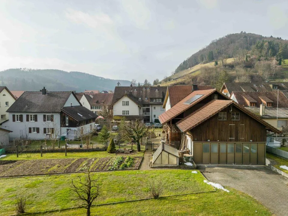 Baulandgrundstück über 1'758 m² mit Zweifamilienhaus und viel Entwi... – photo 25 sur 26