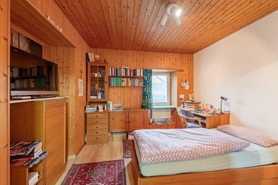 Baulandgrundstück über 1'758 m² mit Zweifamilienhaus und viel Entwi... – photo 13 sur 26