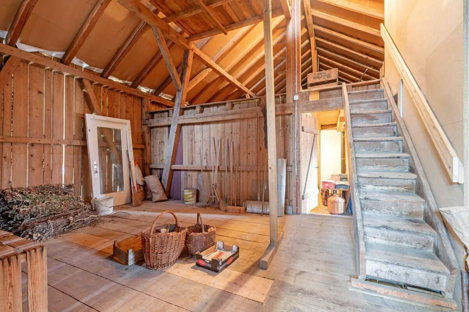 Baulandgrundstück über 1'758 m² mit Zweifamilienhaus und viel Entwi... – photo 17 sur 26