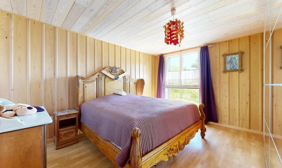 Les Bayards: Ancienne ferme avec grange et appartements