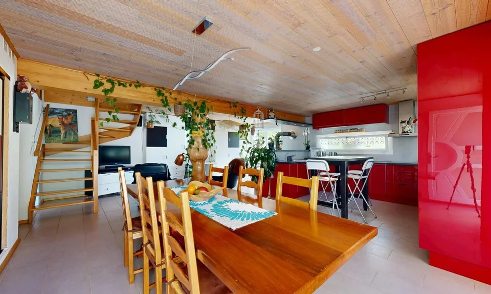 Les Bayards: Ancienne ferme avec grange et appartements