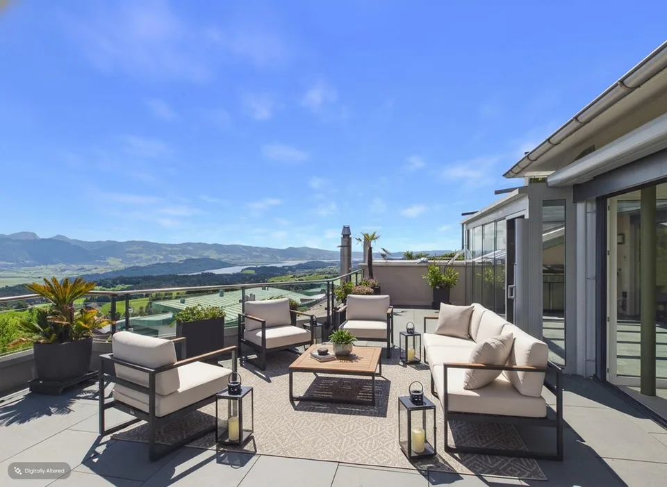 Exklusive Terrassenwohnung an wunderschöner Lage mit freier Sicht a...