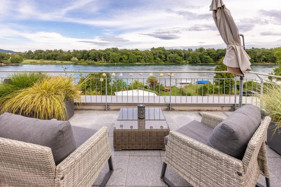 Exklusive 5,5-Zimmer-Terrassenwohnung - Premium-Rheinblick in Büsin...