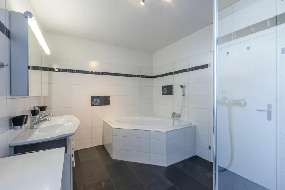 Exklusive 5,5-Zimmer-Terrassenwohnung - Premium-Rheinblick in Büsin... – Foto 30 von 30