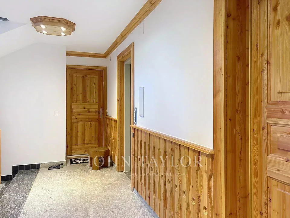 Crans-Montana centre, 4.5 pièces avec accès direct aux pistes, balc... – photo 11 sur 12