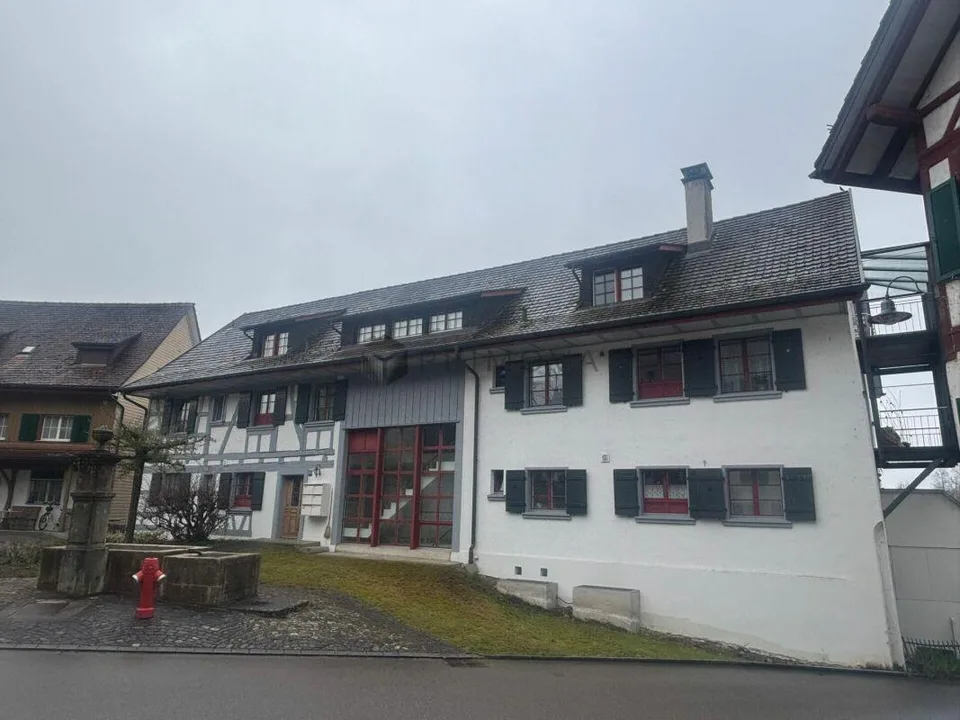 Historisches Mehrfamilienhaus mit Charme und Entwicklungspotenzial
