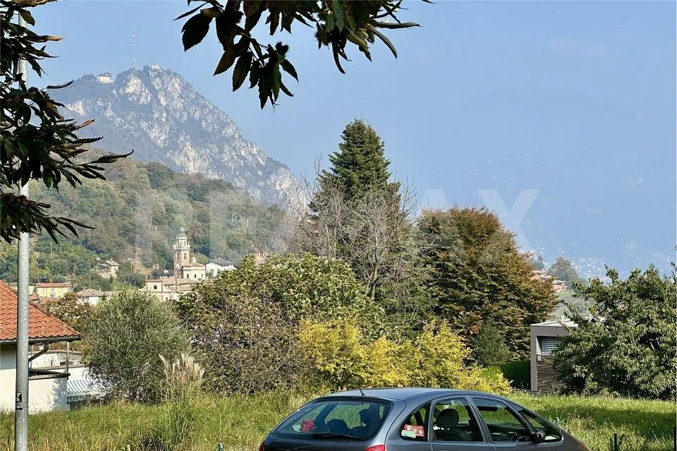 Terreno edificabile con vista e possibilità di seconda residenza – ...