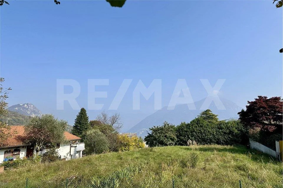 Terreno edificabile con vista e possibilità di seconda residenza – ...