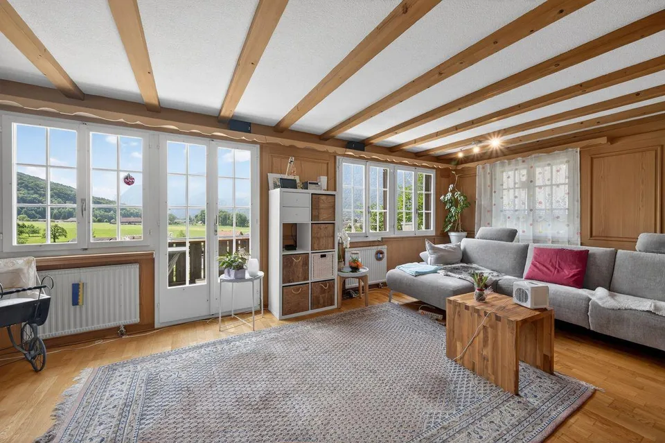 Bellissimo chalet con vista libera e studio preliminare per 2 case a terrazza con 4 appartamenti