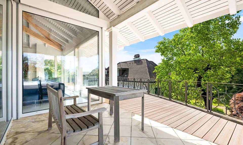 Exklusives Landhaus-Anwesen mit zwei Häusern & Parkgarten