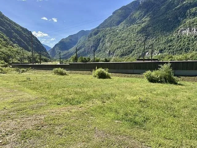 Bauland von 600 m2 am Dorfrand / terreno edificabile di 600 m2
