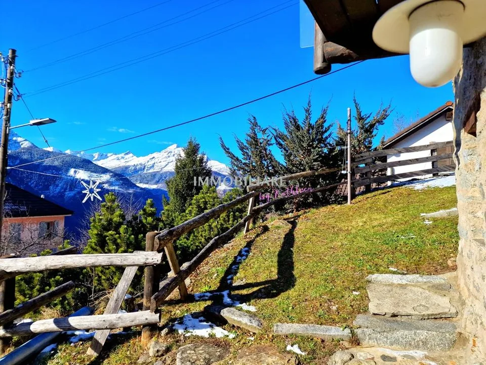 Kuscheliges Rustico in ruhigem Tessiner Bergdorf, volle Wintersonne