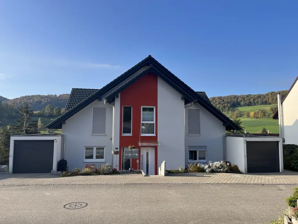 Attraktive EG-Wohnung mit Terrasse, Garten und Weitsicht