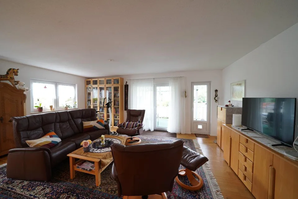 Attraktive EG-Wohnung mit Terrasse, Garten und Weitsicht – foto 6 di 13