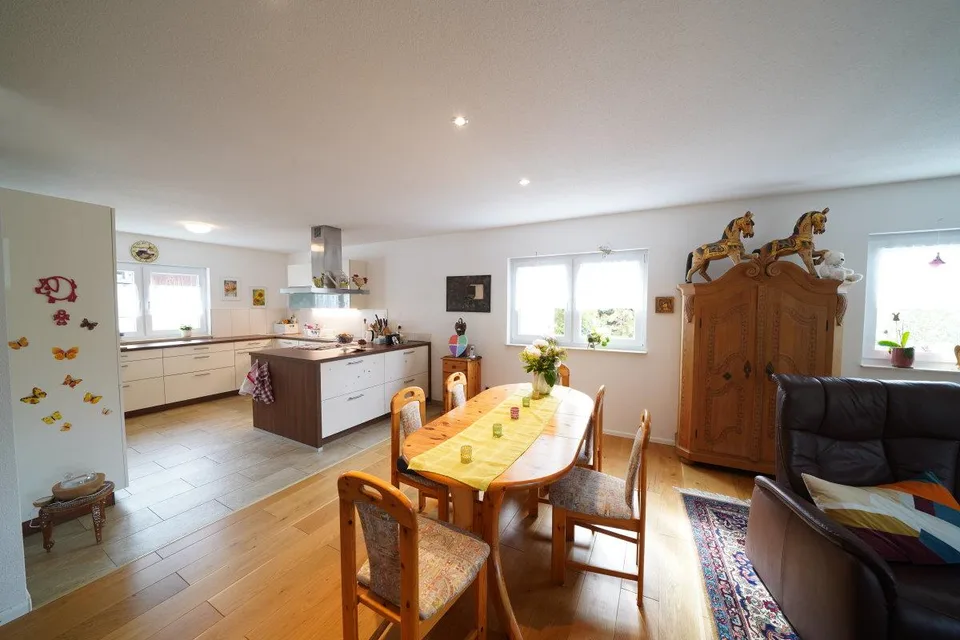 Attraktive EG-Wohnung mit Terrasse, Garten und Weitsicht – foto 7 di 13