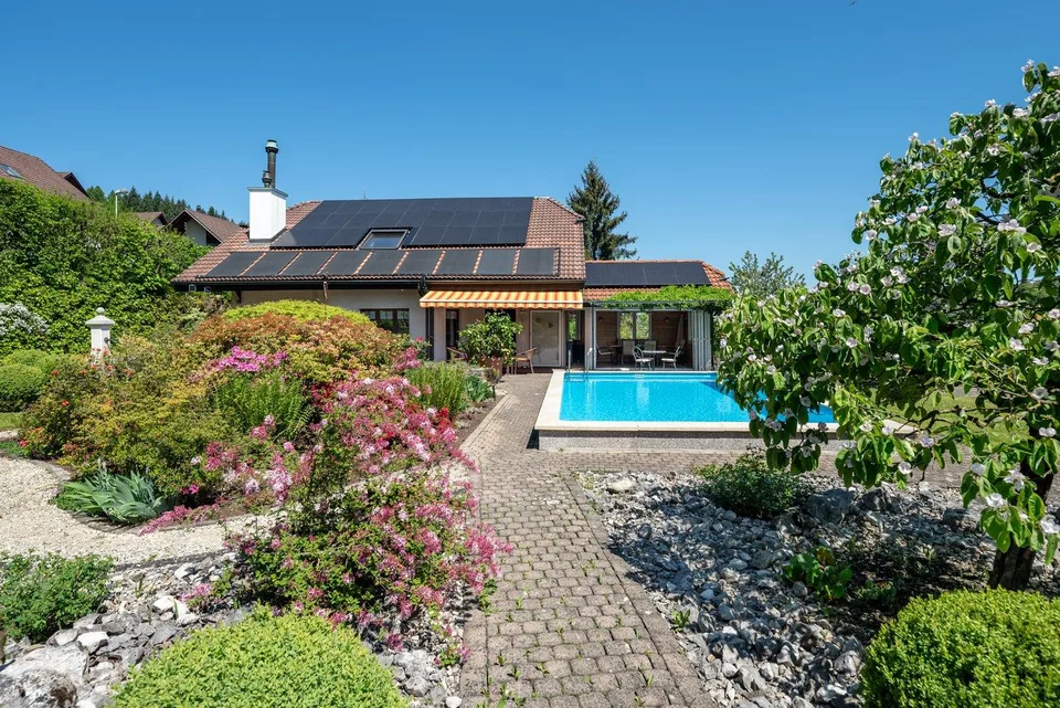 Grosszügiges 8-Zi-Haus - 2607 m2 Grundstück am Waldrand - Raum für....
