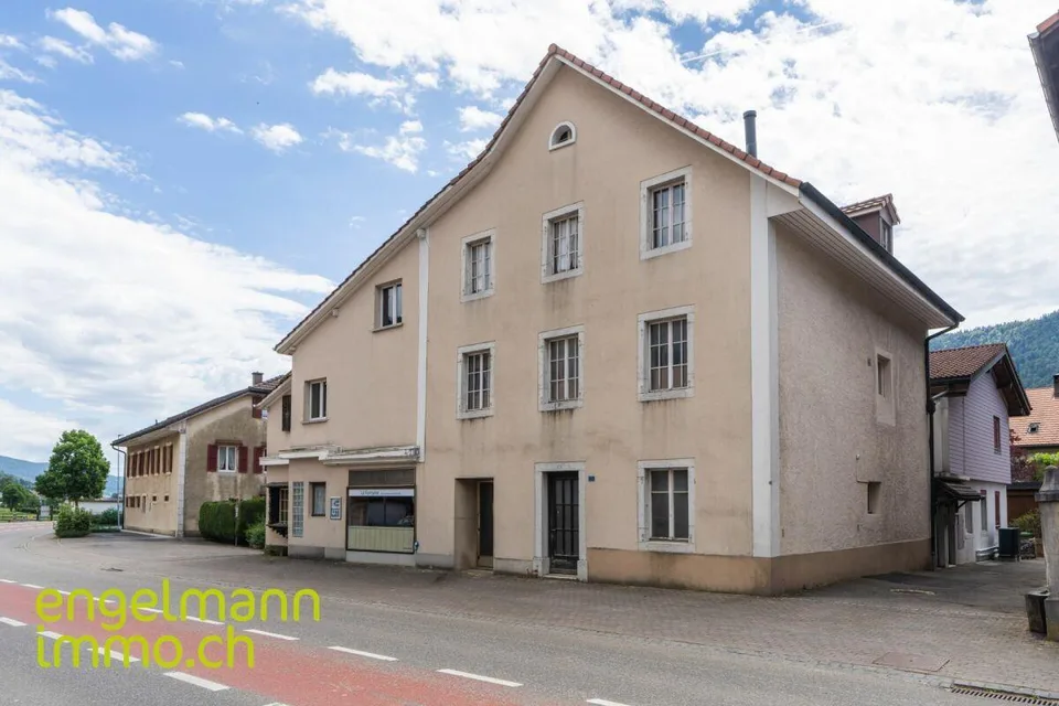 Immeuble de 2 appartements + surface commerciale / 2-Familienhaus m...