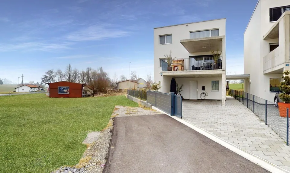 Pretty modern detached villa with garden – photo 11 of 19