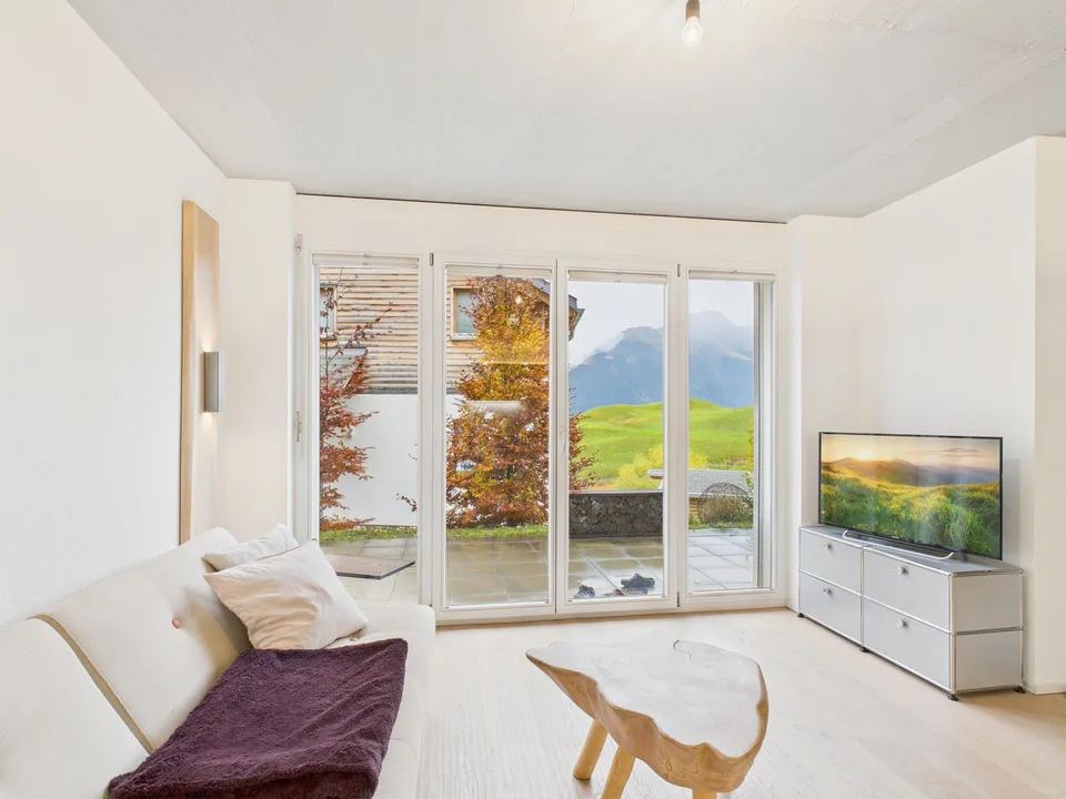 Moderne 2.5 Zimmer Wohnung mit grosszügigem Gartensitzplatz in Vatt...
