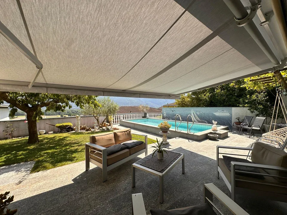 Villa con piscina, giardino e vista panoramica – Il lusso della tra...