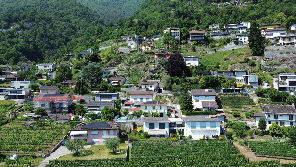 Villa con piscina, giardino e vista panoramica – Il lusso della tra...
