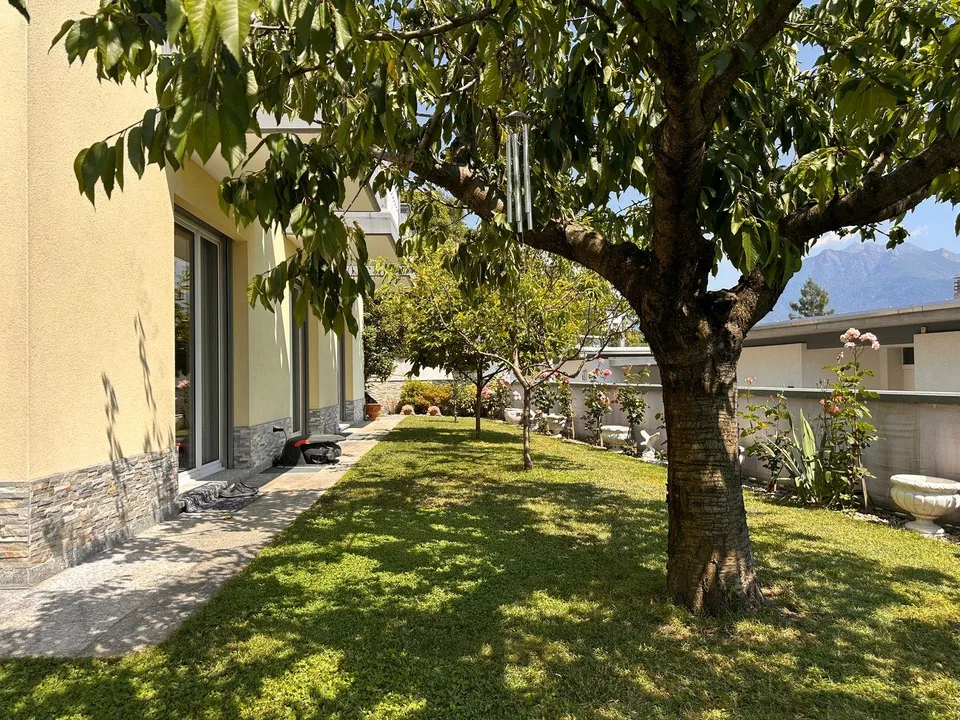 Villa con piscina, giardino e vista panoramica – Il lusso della tra...