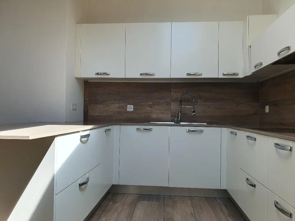 In vendita Casa di villaggio con 3 appartamenti completamente ristrutturati – foto 9 di 13